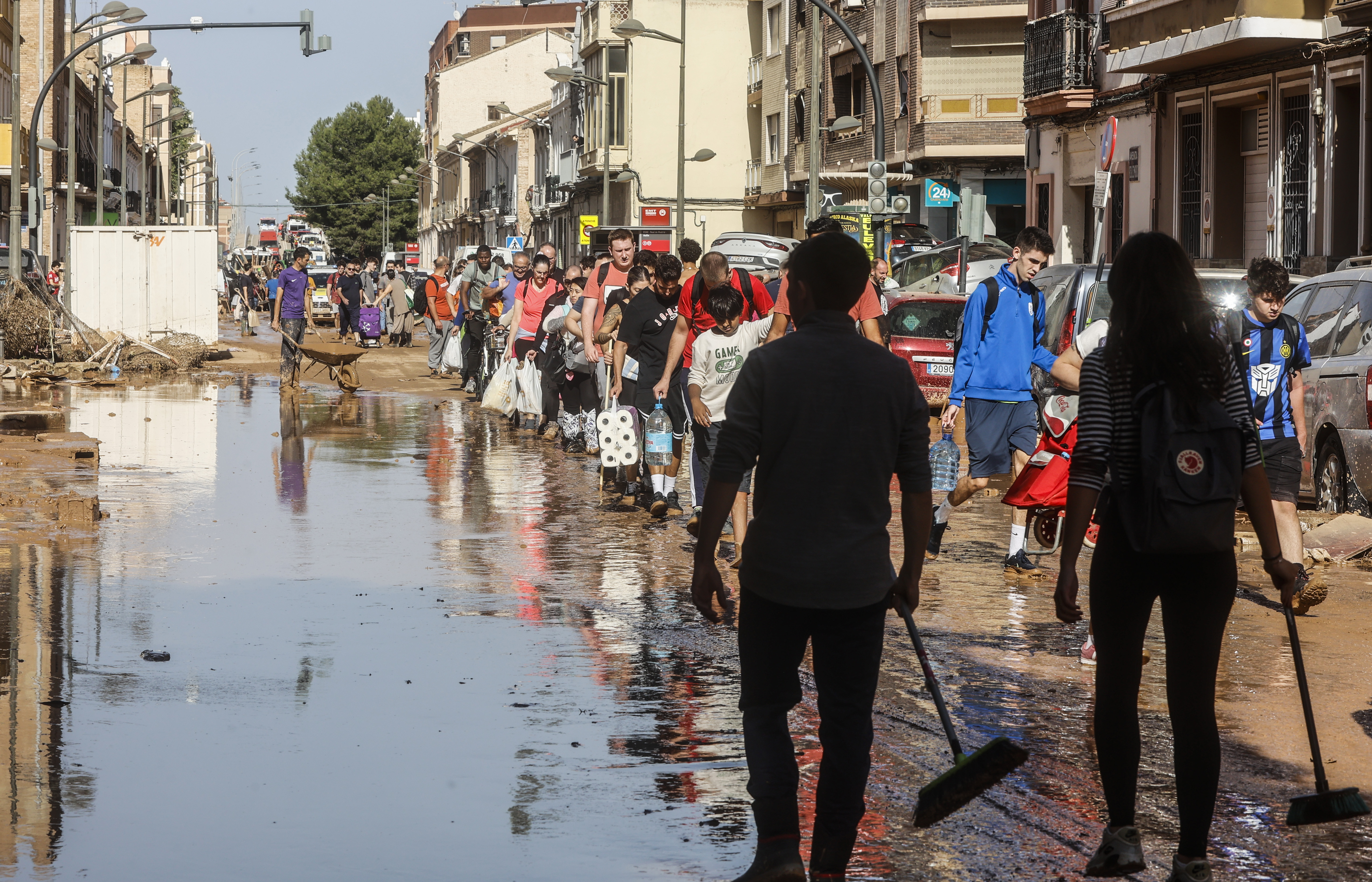 Apoyo a los dagnificados por la destrucción de la dana en Valencia